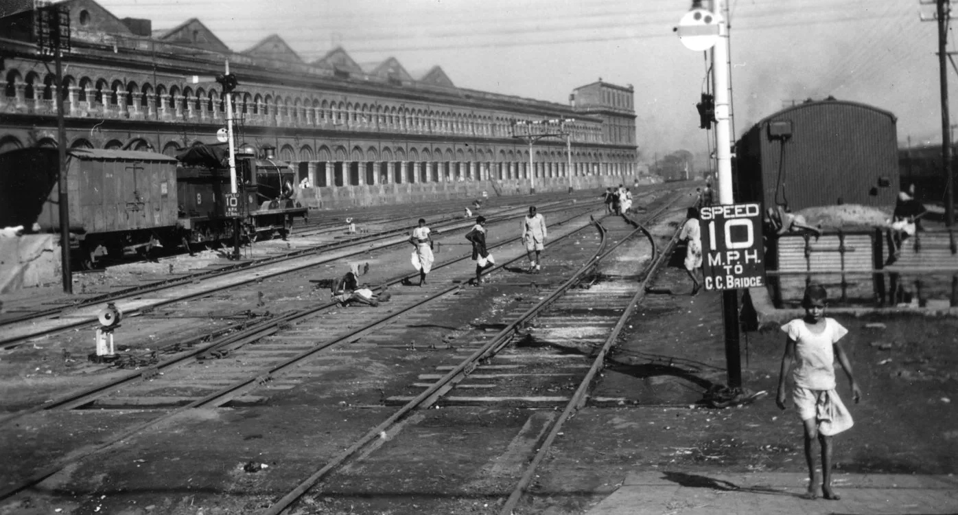 File:Sealdah Station (BOND 0481).jpg - Wikipedia