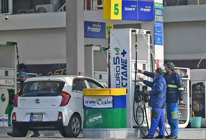 Pakistan cuts petrol price by more than Rs12 per liter | Arab News