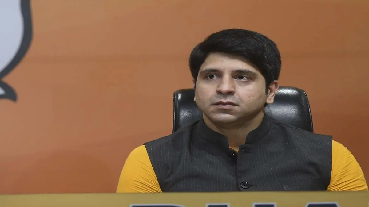 '...DNA of Hindu nafrat': Shehzad Poonawalla's take down of Akhilesh Yadav  over his temple remark – India TV