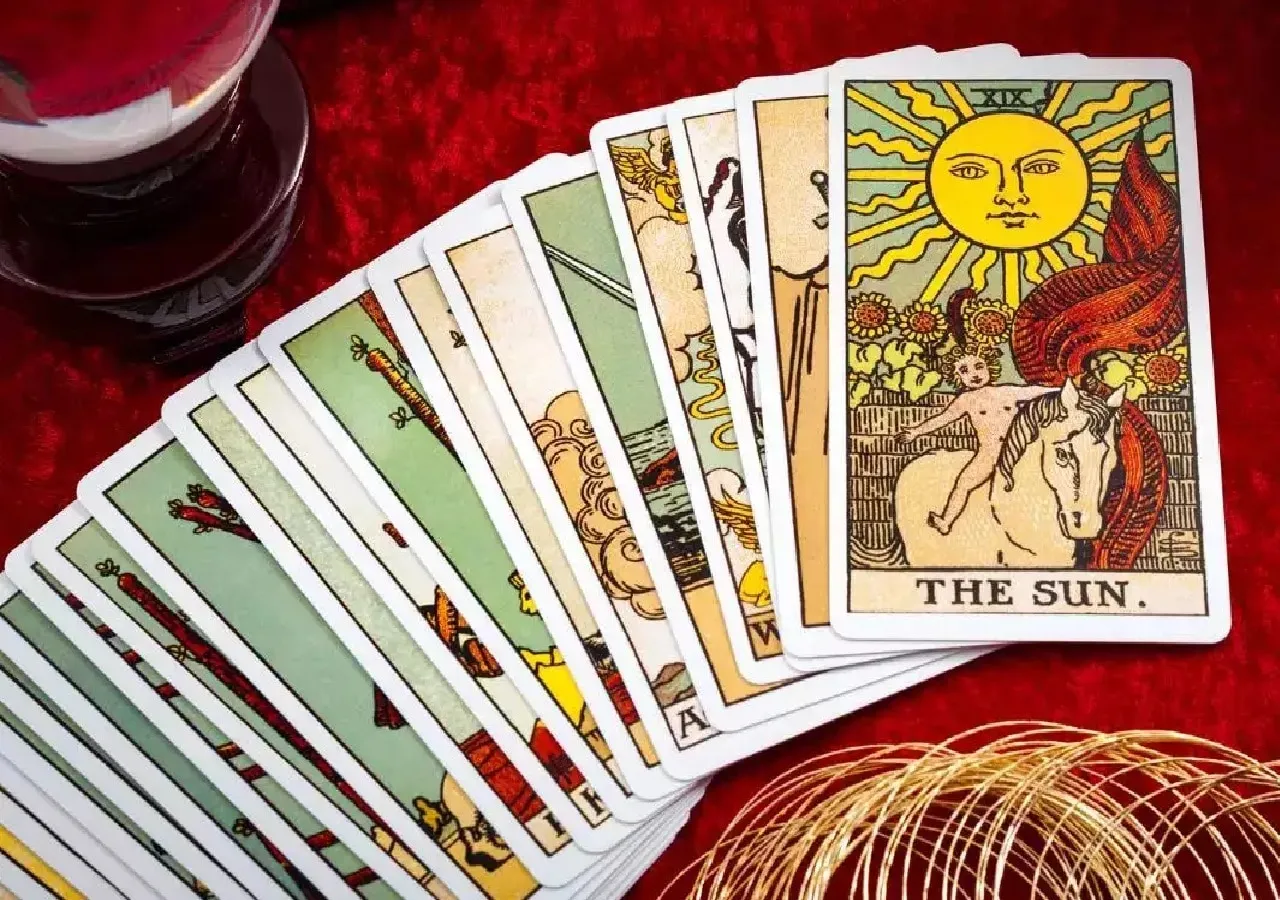 Tarot Rashifal: इस राशि के लोगों की लव लाइफ नहीं होगी सक्सेस, पढ़िए 10 अक्टूबर का टैरो राशिफल 