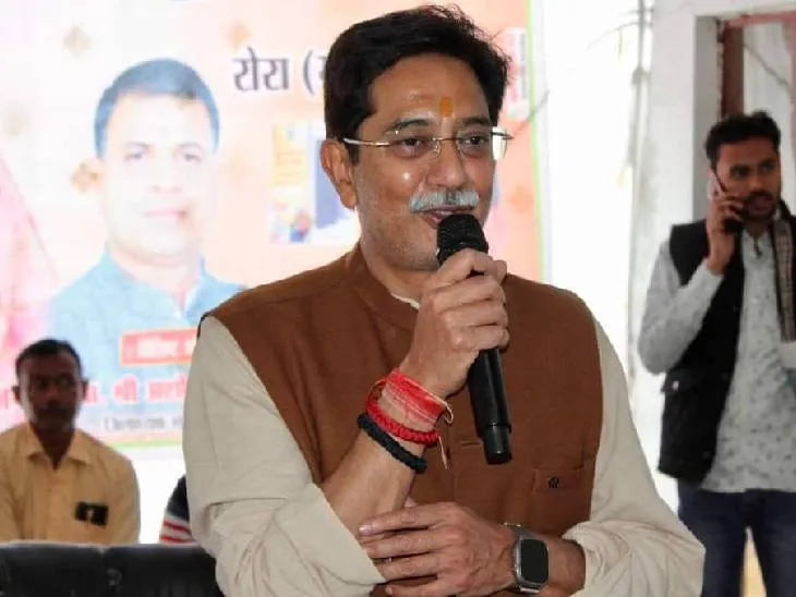 Anurag Sharma gets ticket for the second time from Jhansi-Lalitpur seat. |  झांसी-ललितपुर सीट से अनुराग शर्मा को दूसरी बार टिकट: 2019 में 3.65 लाख वोट  से जीते थे, दो बार पिता