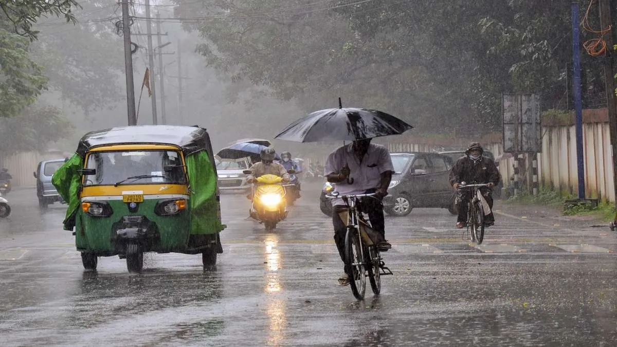 Cyclonic Storm: IMD sounds alert for heavy rain along Odisha, Bengal coasts  – India TV