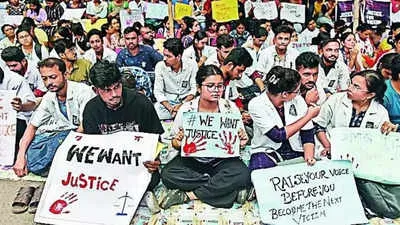 Politics: Students Resist Political Involvement in Protests Against Rape  Case | Kolkata News - Times of India
