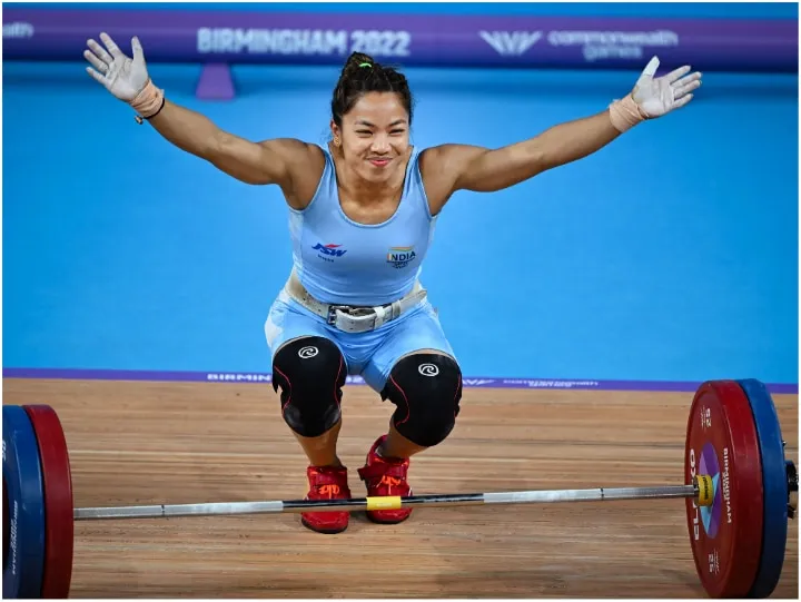 Weightlifter Mirabai Chanu lands India the first gold medal in the  CommonwealthGames2022 know all about her | Mirabai Chanu: 'लकड़ियों के  गट्ठर से गोल्ड तक का सफर', जानिए Golden girl मे कब-कब