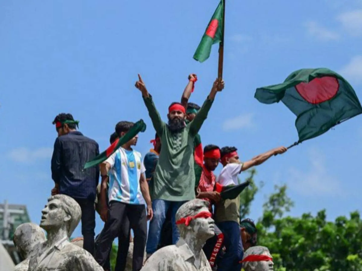 Bangladesh Protests: Bangladesh erupts in celebration as PM Sheikh Hasina  flees amid unrest | World News - Business Standard