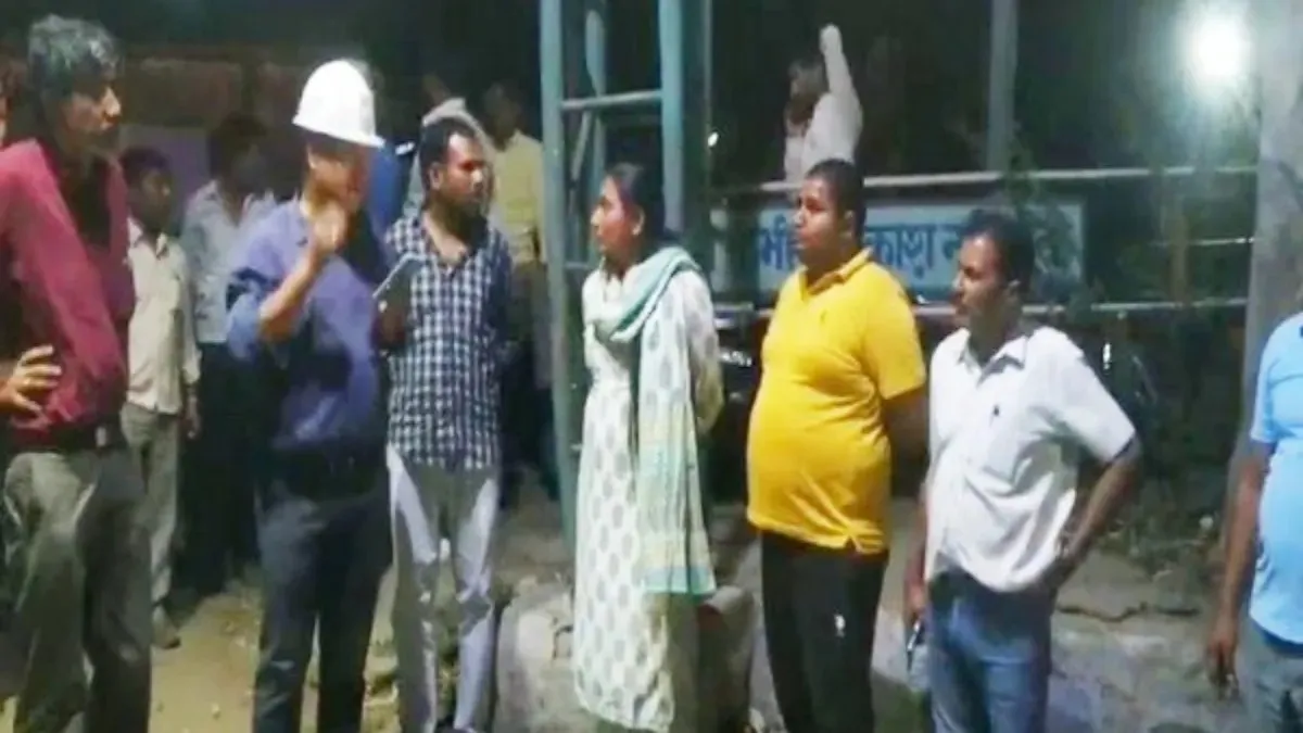 Rajasthan: Three rescued, 11 still trapped as lift collapses in Kolihan mine  in Jhunjhunu – India TV