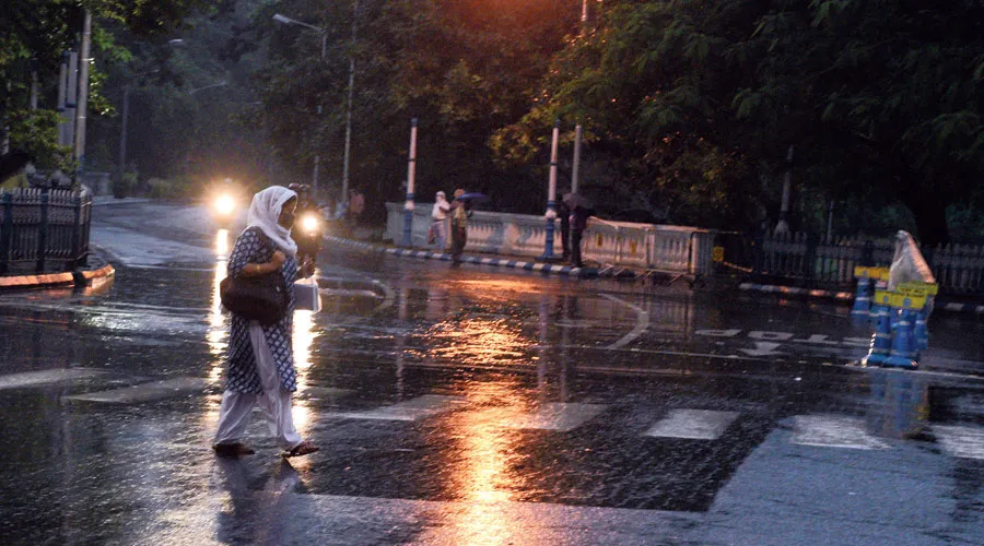 Rainfall | Kolkata weather update: Heavy rain today, tomorrow - Telegraph  India