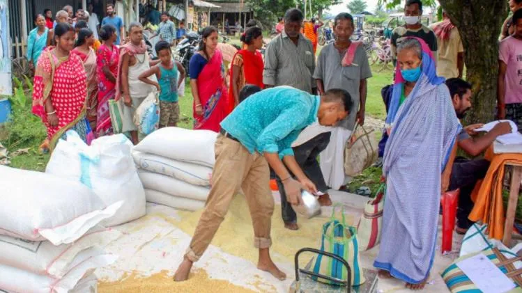 Ration Card Benefits In West Bengal: রেশনে মিলবে চিনি-ছোলা-ময়দা, এপ্রিলে  কোন কার্ডে কত চাল-গম? - West Bengal Ration Card Benefits How much food  grains you will get for ration card in april