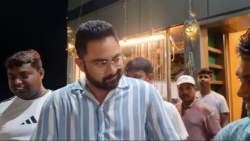 Soham Chakraborty allegedly slapped Restaurant owner after tussle over  parking and politics | Soham Chakraborty Slap : 'অভিষেকের নামে কুকথা',  তুমুল তর্কাতর্কি, রেস্তোরাঁর মালিককে ঠাস-ঠাস 'চড় ...