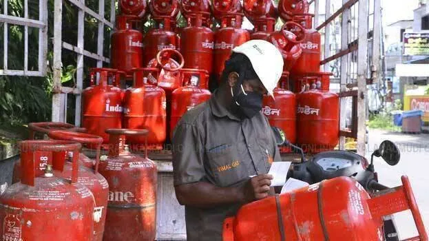 Sharp rise in price of cooking gas; domestic cylinders hiked by Rs 50 and  commercial by Rs 351 - INDIA - GENERAL | Kerala Kaumudi Online