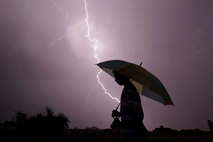 Lightning News in Bengali, Videos and Photos about Lightning - Anandabazar