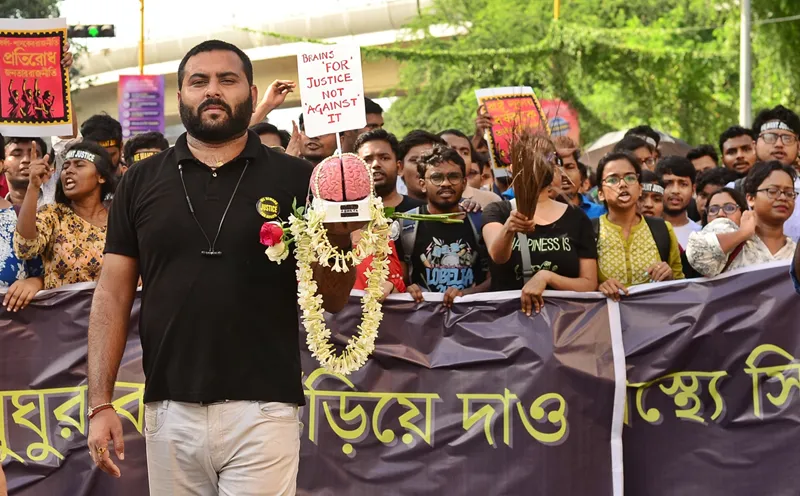 RG Kar: Junior doctors spend second night outside Swasthya Bhavan after  govt declines protesters' conditions for talks | Indiablooms - First Portal  on Digital News Management