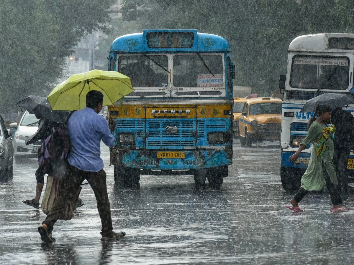 Kolkata Rains Low-Pressure System West Bengal North South 24 Parganas  Midnapore Friday Forecast