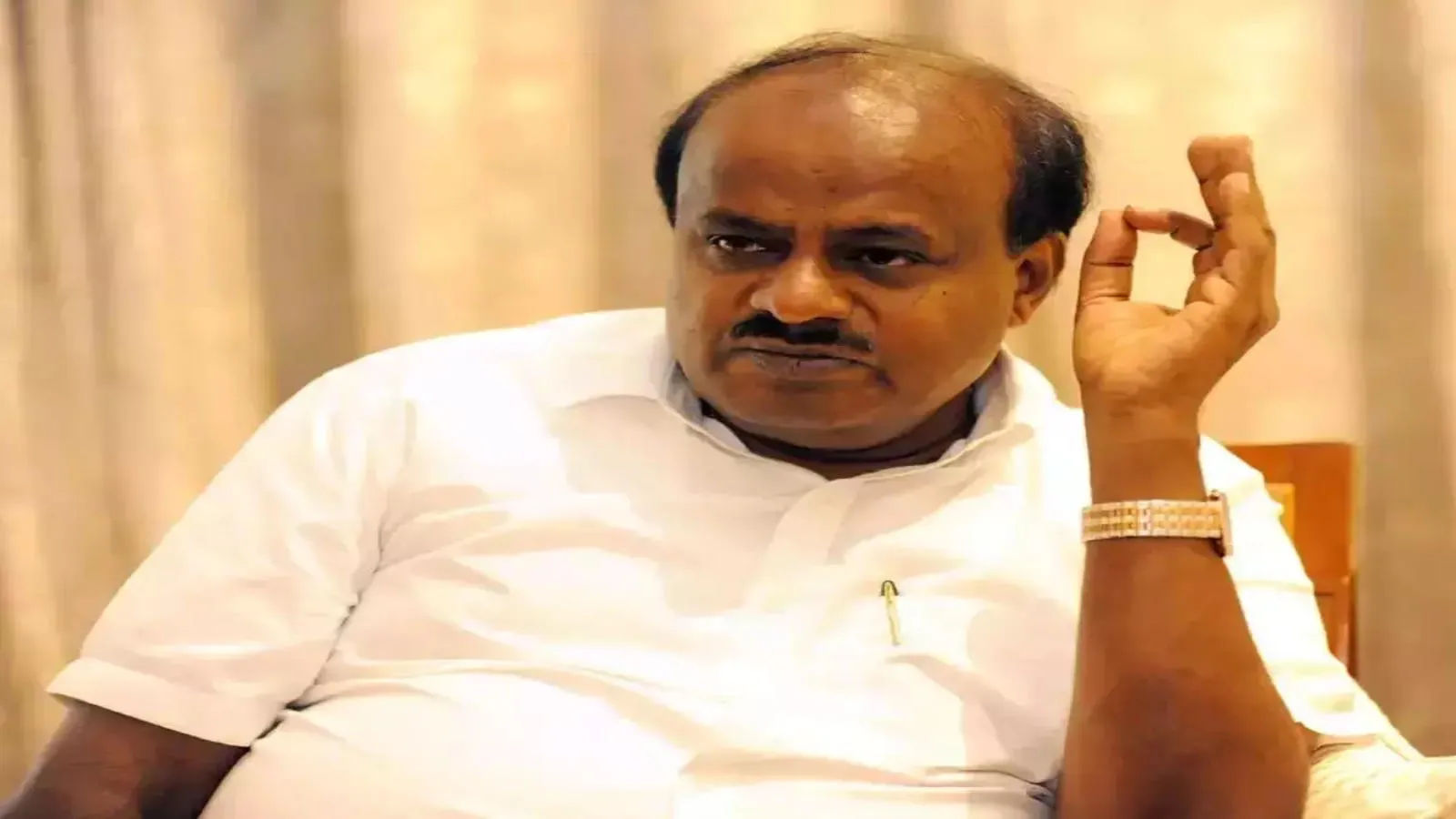 Kumaraswamy's "rural women have lost their way" comment sparks row - The  Economic Times