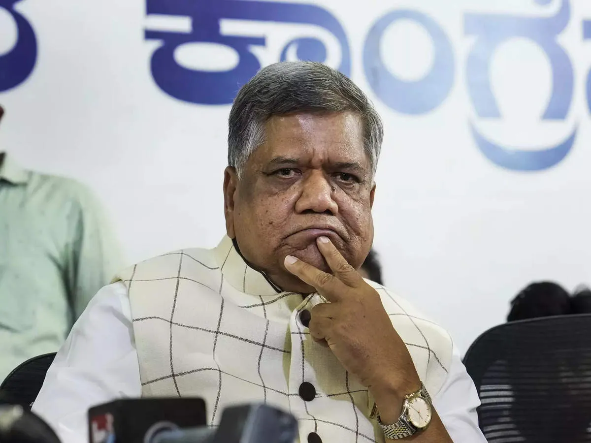 Jagadish Shettar: Belagavi: Jagadish Shettar battles party workers dissent,  Maratha opposition, and 'Outsider' tag in bid for MP Seat - The Economic  Times