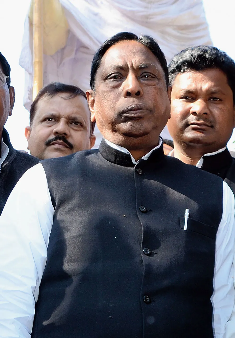 Alamgir Alam | Jharkhand rural development minister flouts lockdown -  Telegraph India