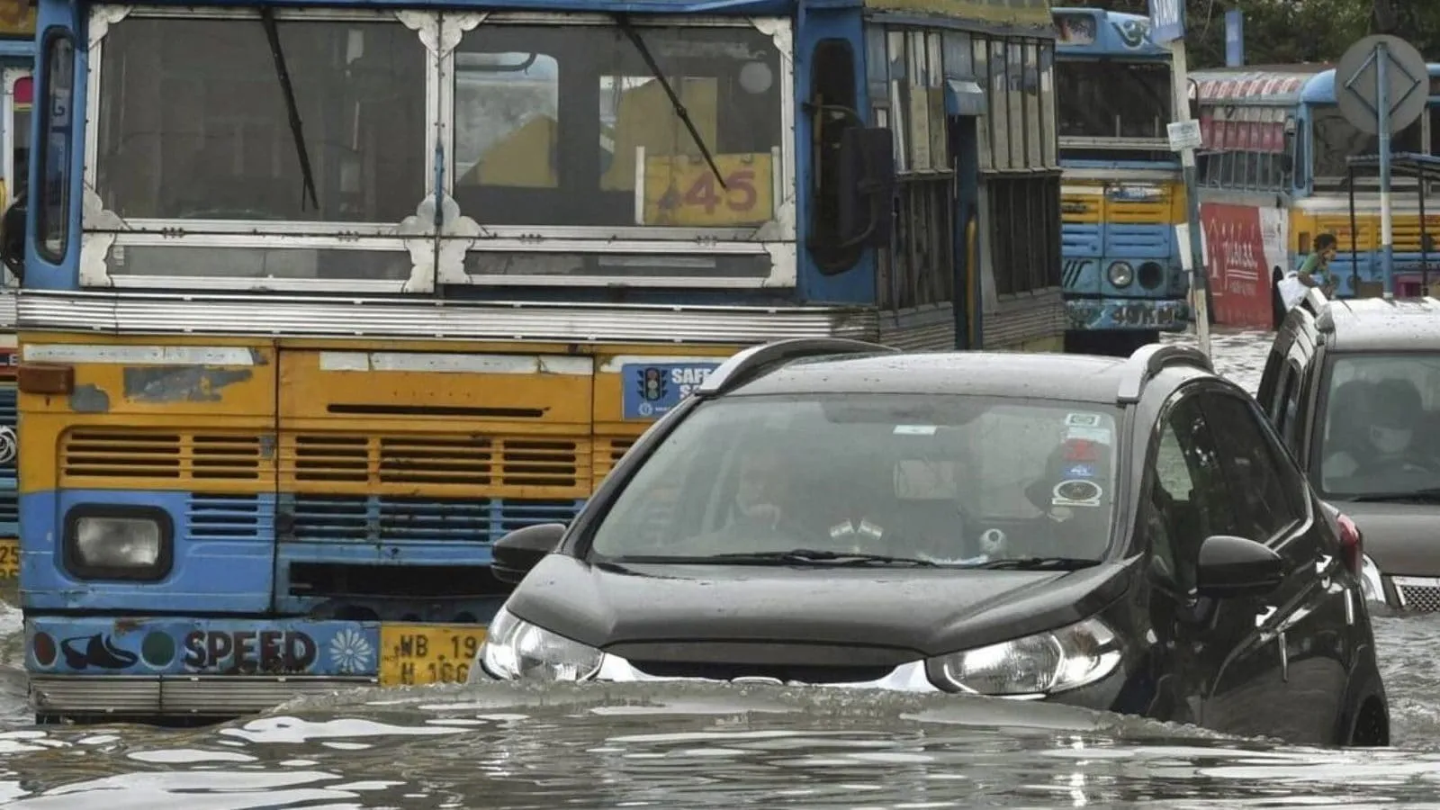 Heavy Rains Cause Waterlogging in Kolkata, Trigger Landslide Near Kalimpong  | In Pics - News18