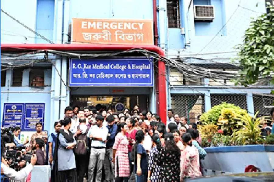 rape case | Woman trainee doctor found dead at RG Kar Medical College and  Hospital: Junior doctors cease work, demand arrest - Telegraph India