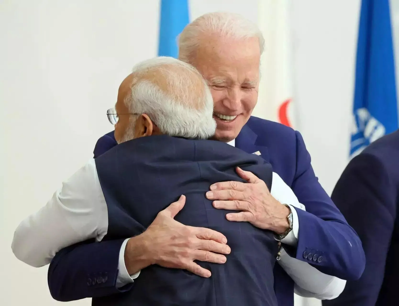 pm modi: "I should take your autograph..." US President Joe Biden to PM Modi  - The Economic Times