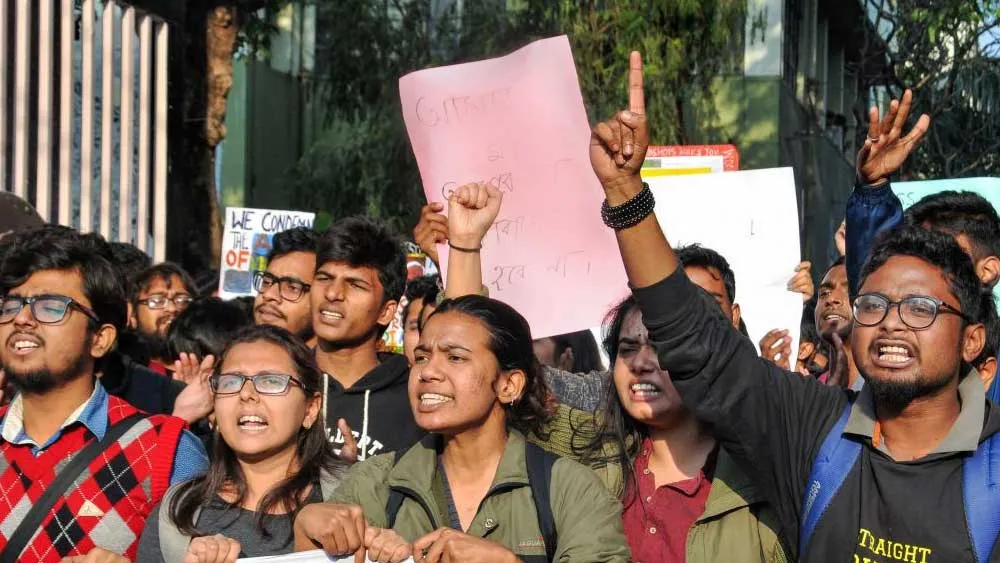 Jadavpur University | Student allegedly harassed, fellow students stages  protest at Jadavpur University dgtl - Anandabazar