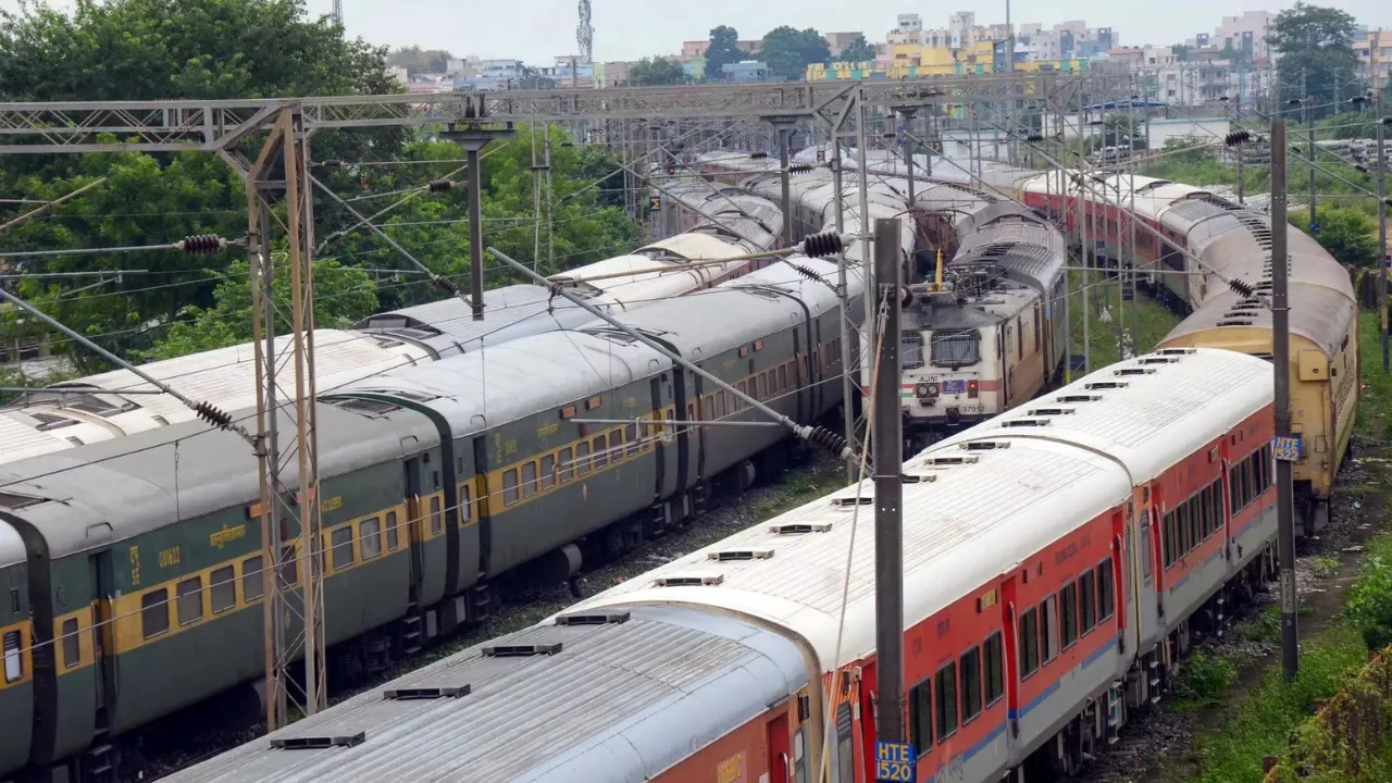 Eastern Railway achieves record-breaking freight loading | India News -  Times of India