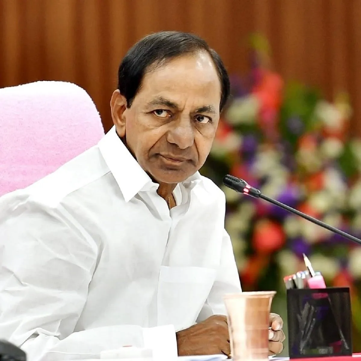 Telangana CM Chandrasekhar Rao leaves for visit to Solapur in Maharashtra |  India News - Business Standard