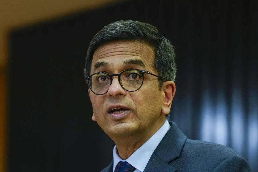 CJI DY Chandrachud | Loyalty should be with Constitution, CJI DY Chandrachud  to judges ahead of Lok Sabha Polls dgtl - Anandabazar