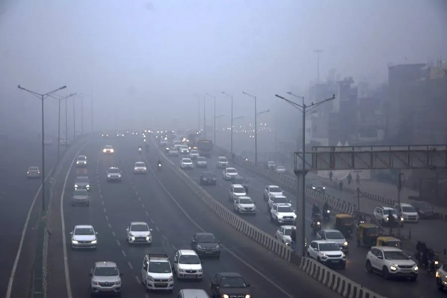 Delhi Weather | Dense Fog In Delhi, Several Flights Delayed Due To Low  Visibility dgtl - Anandabazar