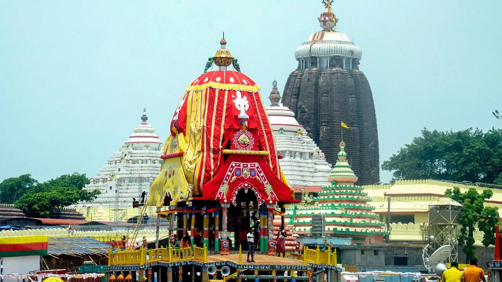 Puri Jagannath Temple: Ahead of Rath Yatra, chariots pulled from Rathakhala  to Singhadwar | Mint)