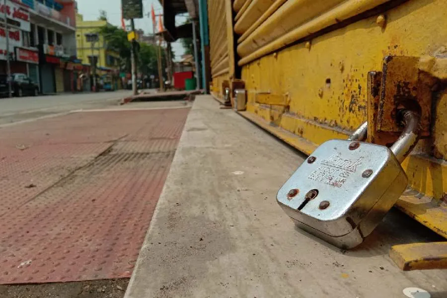 24-hour market closure in Cooch Behar on charges of overcharging dgtld -  Anandabazar