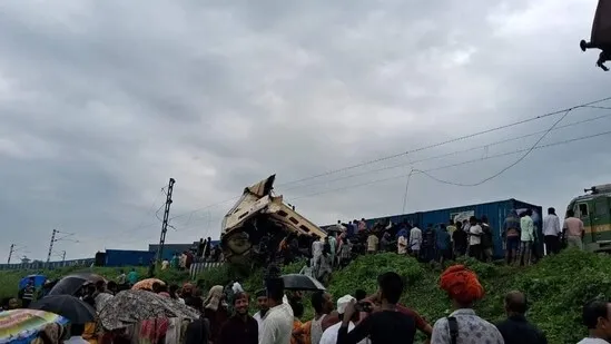 West Bengal train accident LIVE: 5 killed in Kanchanjunga Express mishap |  Hindustan Times