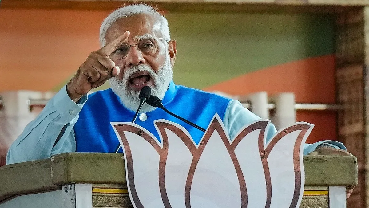 PM Modi takes dig at Pakistan, says exporter of 'aatank' struggling for  'aata' - India Today