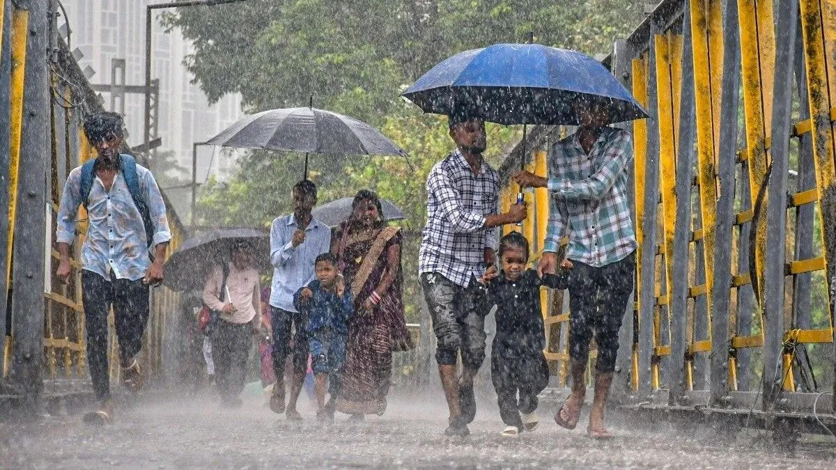 Weather Update: উত্তর আবারও ভারী বৃষ্টি, দক্ষিণ আর কবে হবে? জানুন ওয়েদার  আপডেট - west Bengal weather update heavy to very heavy rain forecast in 5  district of west Bengal kolkata weather