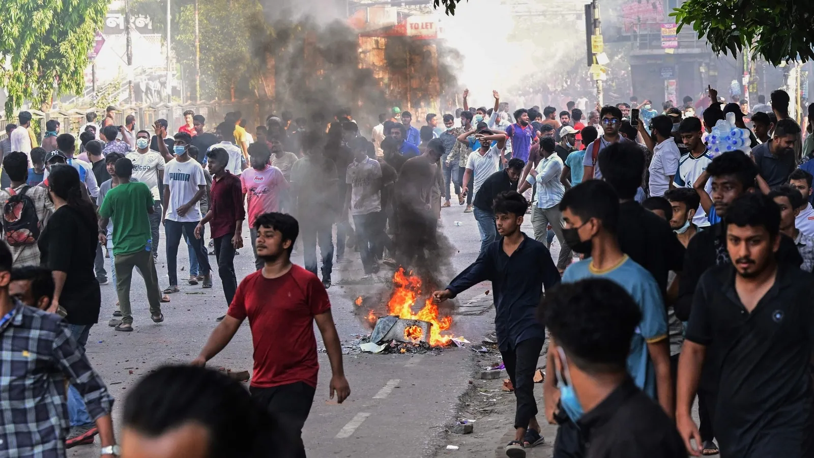 Bangladesh violence: 32 killed, hundreds injured. Why are students  protesting? What are the demands? | Explained | World News - Hindustan Times
