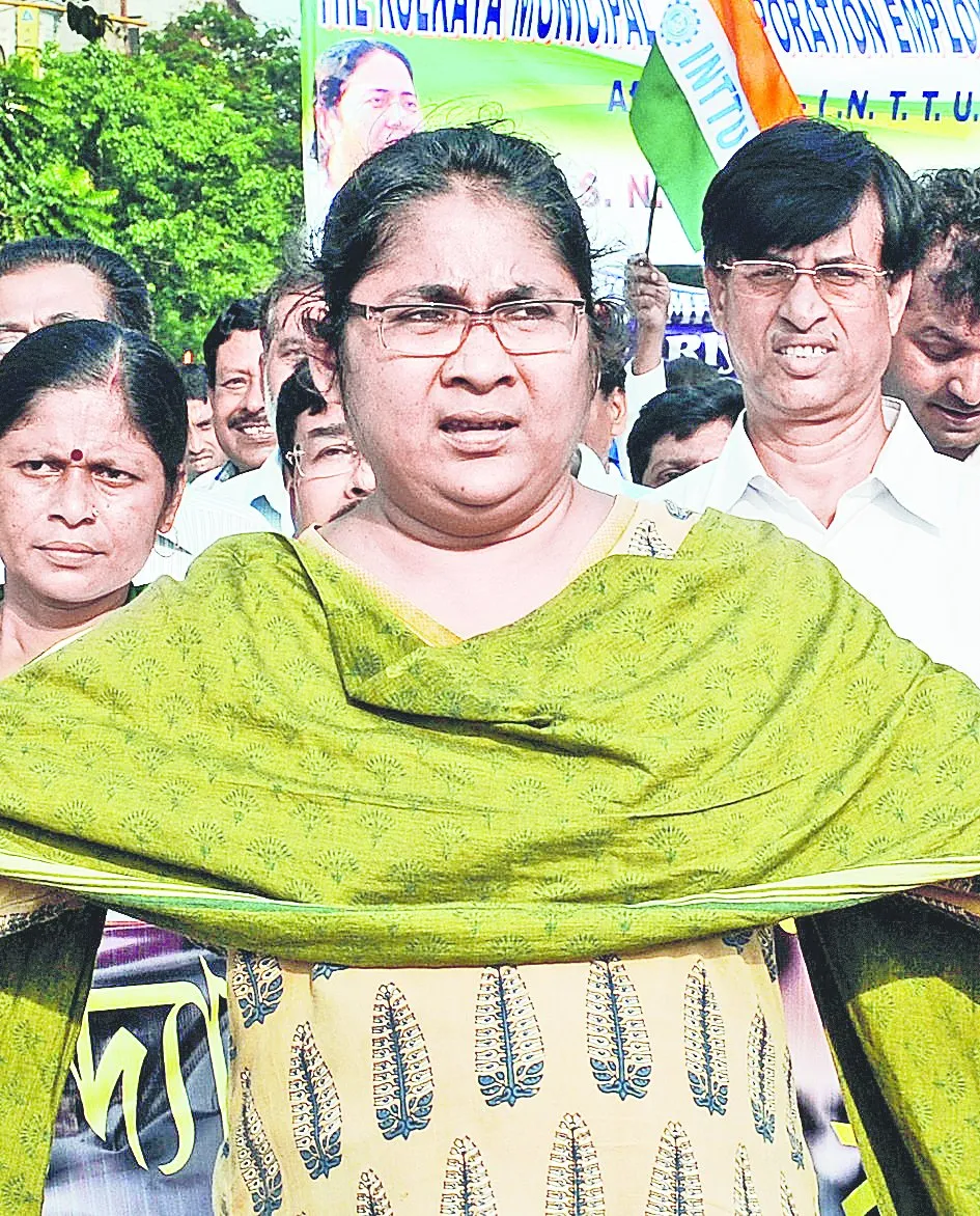 Trinamul MP abuses, threatens civic cop - Telegraph India