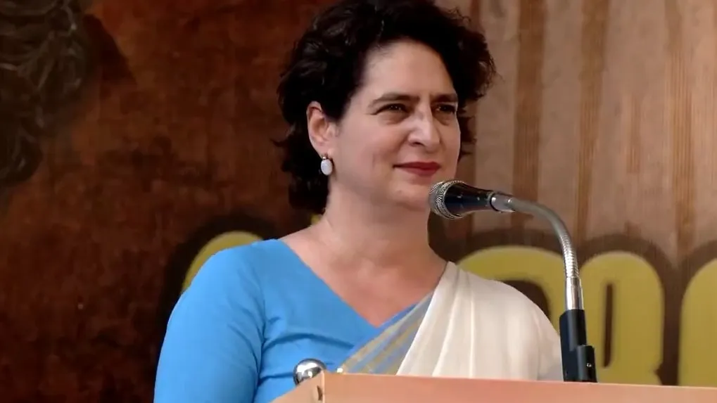 I am here to fight...': Priyanka Gandhi Vadra as she marks her first visit  to Wayanad as MP - BusinessToday