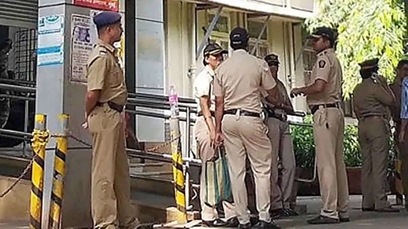 Police station vandalised over alleged custodial death in Karnataka, cops  suspended | Bangalore News - The Indian Express