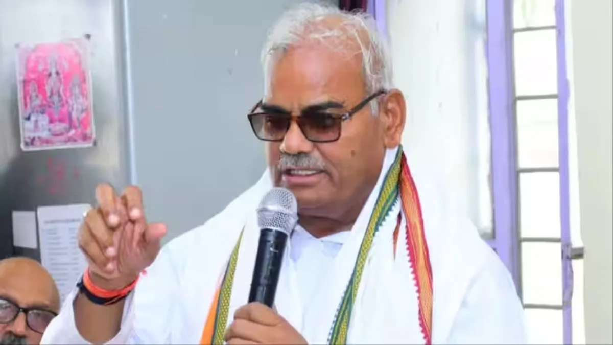 Rajasthan Education Minister Madan Dilawar bans teachers mobile phones in  schools | राजस्थान के शिक्षकों को बड़ा झटका, शिक्षा मंत्री मदन दिलावर ने  स्कूलों में मोबाइल लाने पर ...