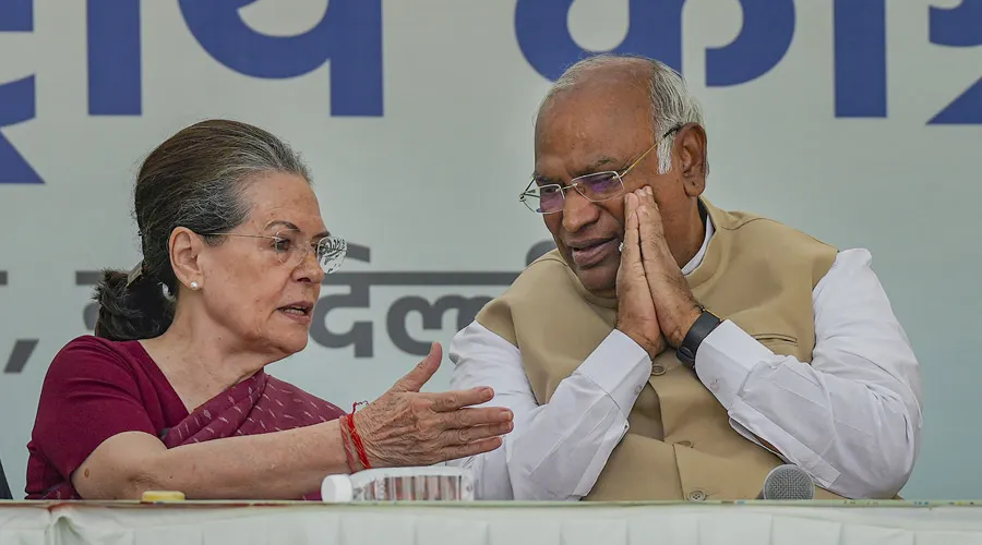 Mallikarjun Kharge | Congress will be inspired and strengthened by  Mallikarjun Kharge's leadership: Sonia Gandhi - Telegraph India