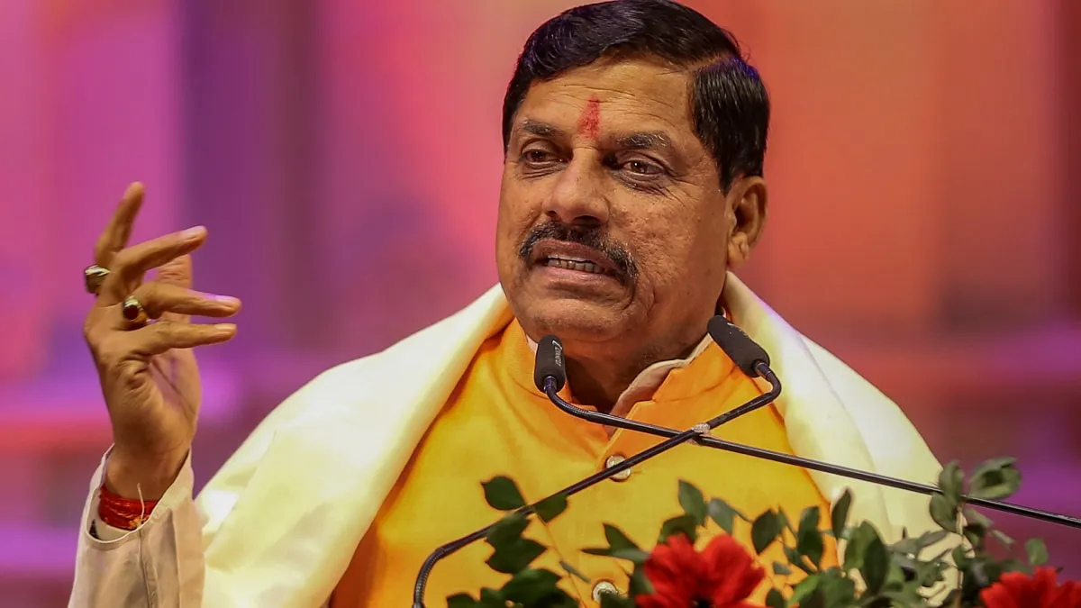 CM Mohan Yadav Integrated Command and Control Room at Ujjain Smart City  Office ANN | MP News: मुख्यमंत्री मोहन यादव ने खुद सुनी सीएम हेल्पलाइन की  शिकायत, जिला प्रशासन को दिया ये