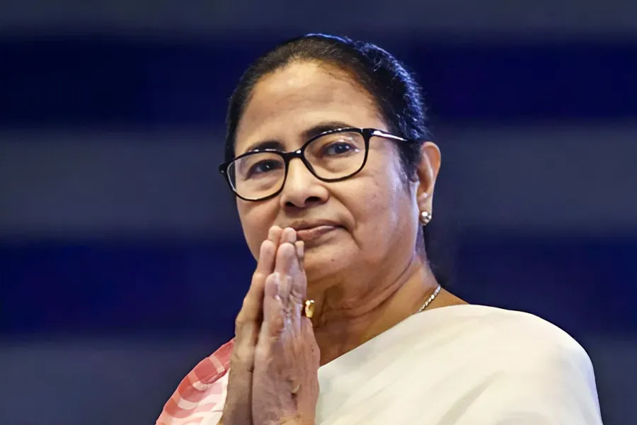 Mamata Banerjee | Chief Minister Mamata Banerjee complained that her  foreign travel was not allowed for the last five years. - Anandabazar