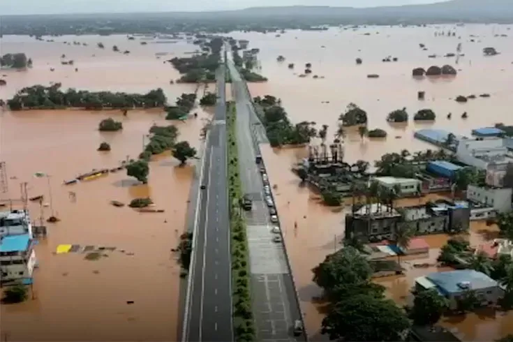 ভারতে বন্যা-ভূমিধসে প্রাণহানি বেড়ে ১৪৭