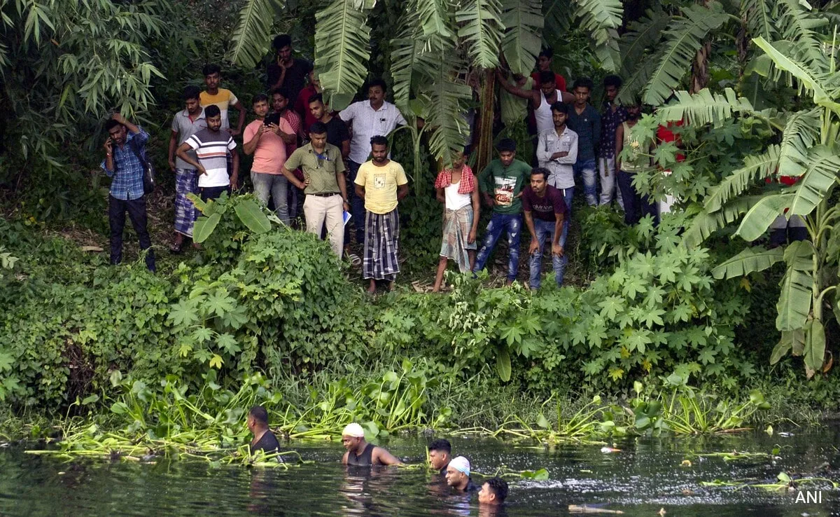 In Bangladesh MP Anwarul Azim Anar Murder Case, Cops Find Human Bones Near  Bengal Canal