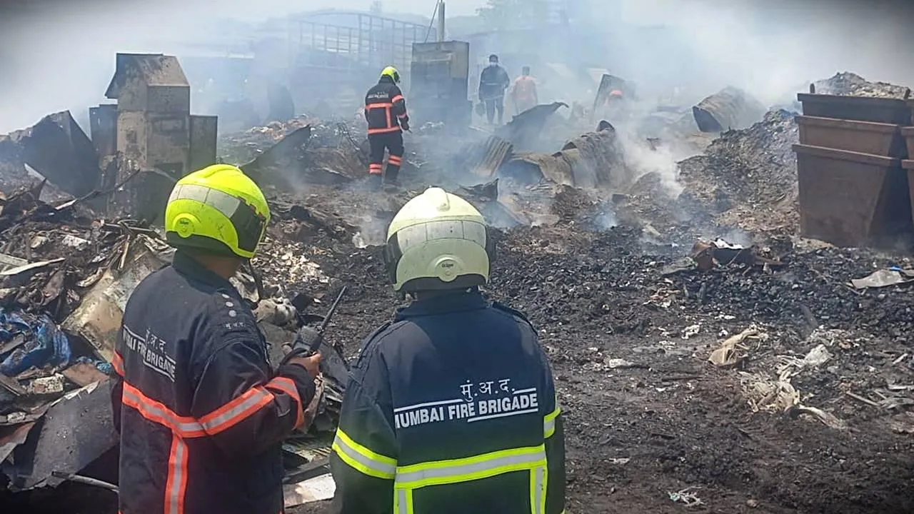 Mumbai: Fire breaks out in Mandala during wee hours, no casualties reported