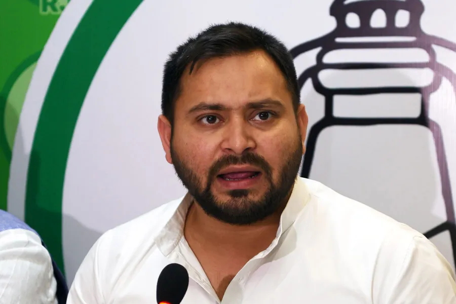 Lok Sabha Election 2024 | RJD leader Tejashwi Yadav releases election  manifesto dgtl - Anandabazar