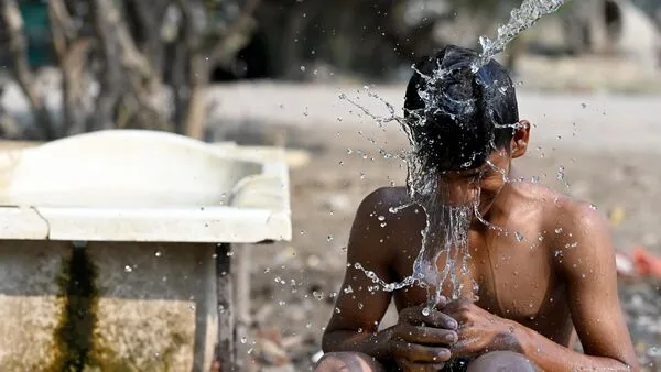 Heatwave warning: Rajasthan's Phalodi touches 50 degrees; IMD issues 'red  alert' in THESE states for next 4 days | Today News