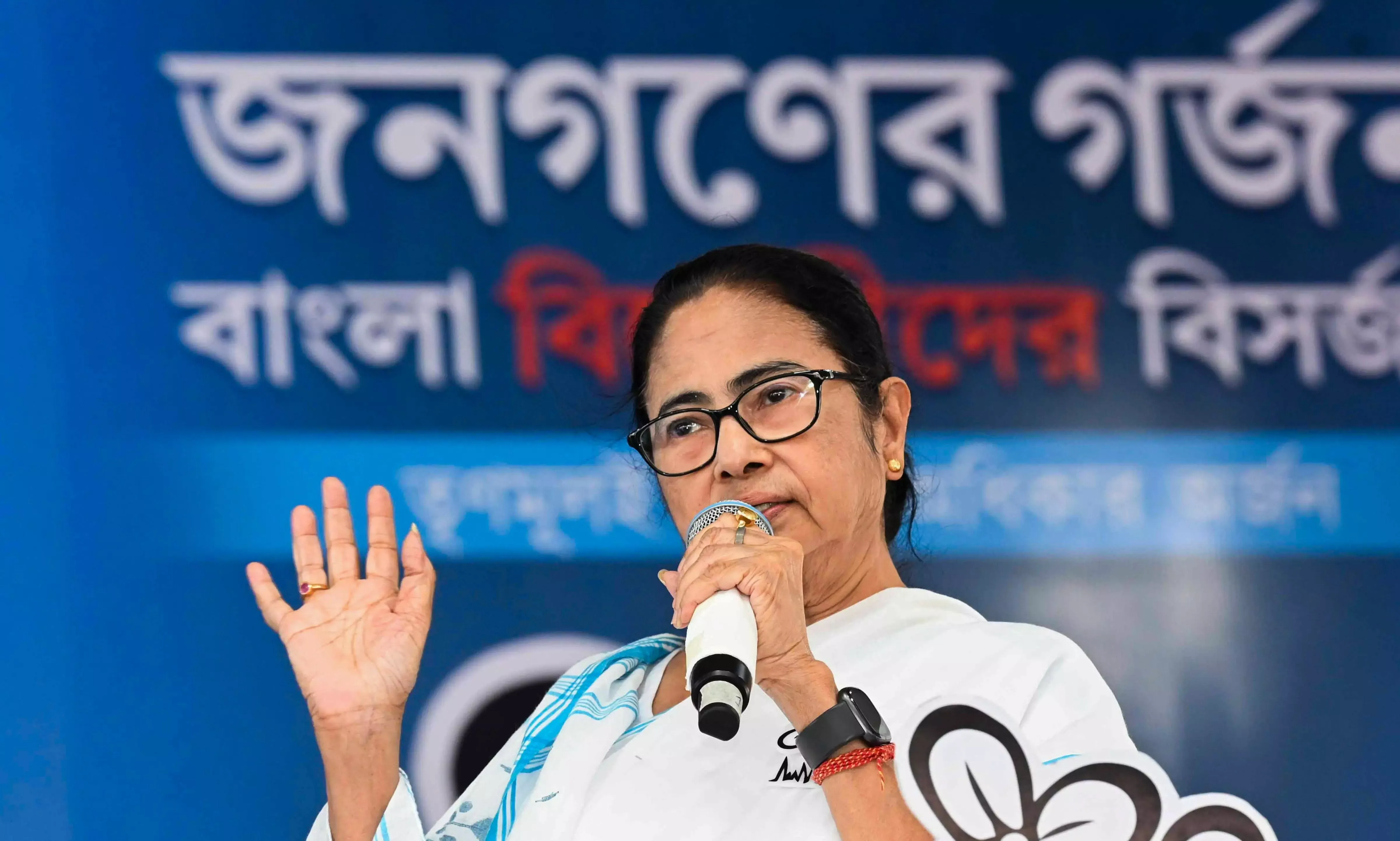 Didi Offers 'Outside Support' to India Bloc; Cong, CPI(M) Slam TMC Chief