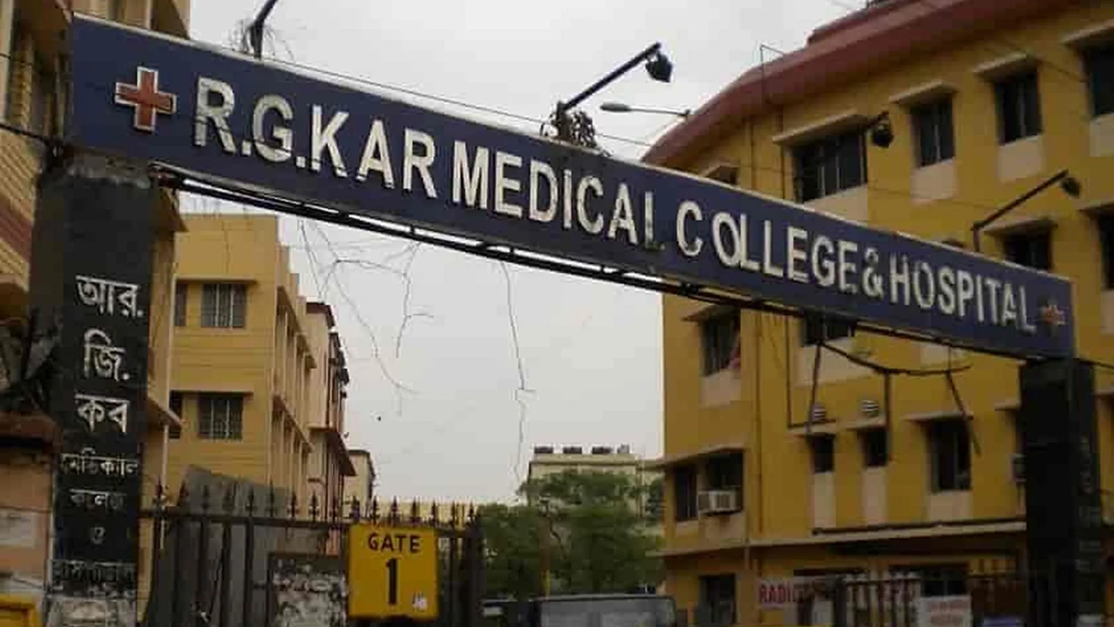 Junior doctor found dead at top Kolkata hospital; Family, Opposition allege  rape, murder | Kolkata News - The Indian Express