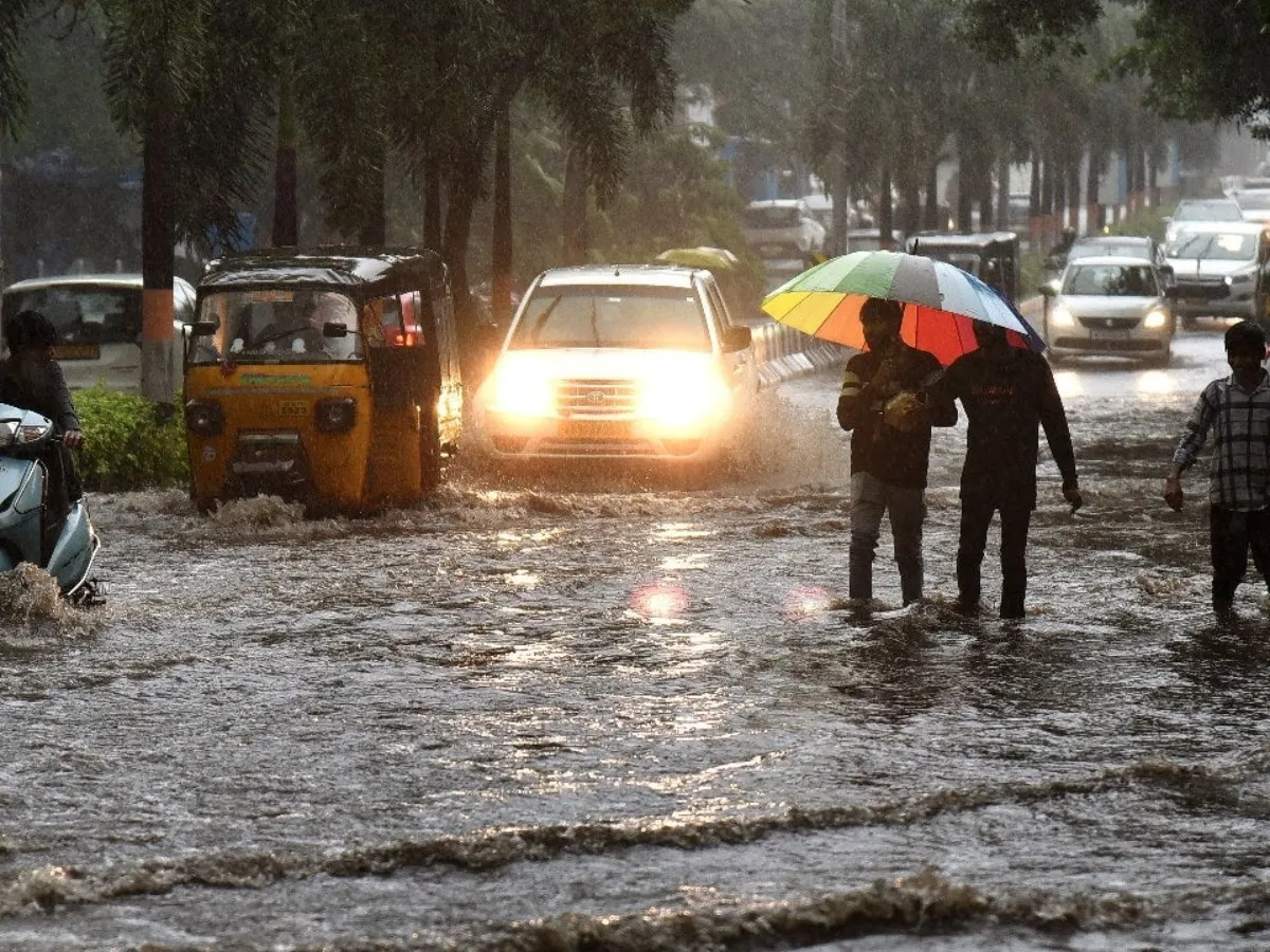 Weather Update: इस राज्य में बहुत भारी बारिश का अलर्ट, शनिवार को आफत मचाएंगे काले घने बादल