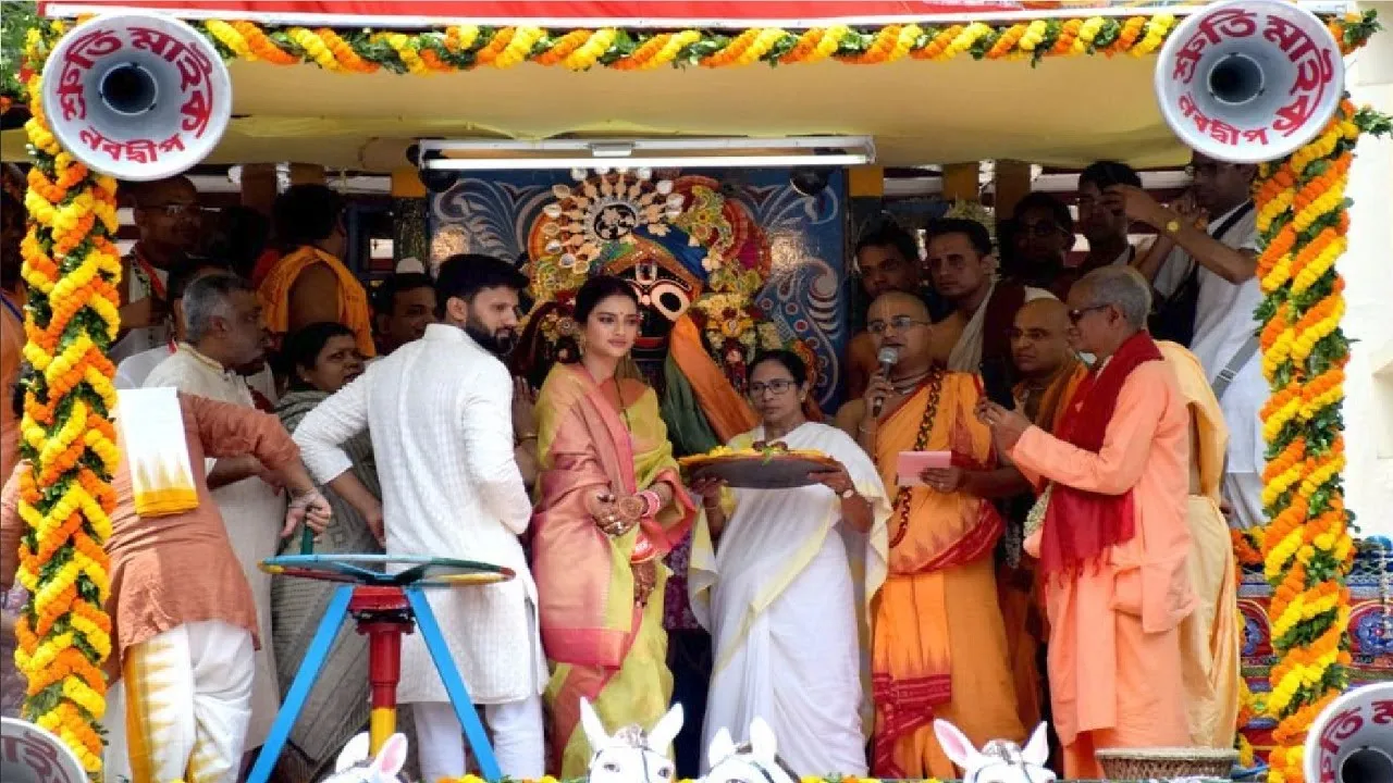 Watch: West Bengal CM Mamata Banerjee attends Jagannath Rath Yatra in  Kolkata